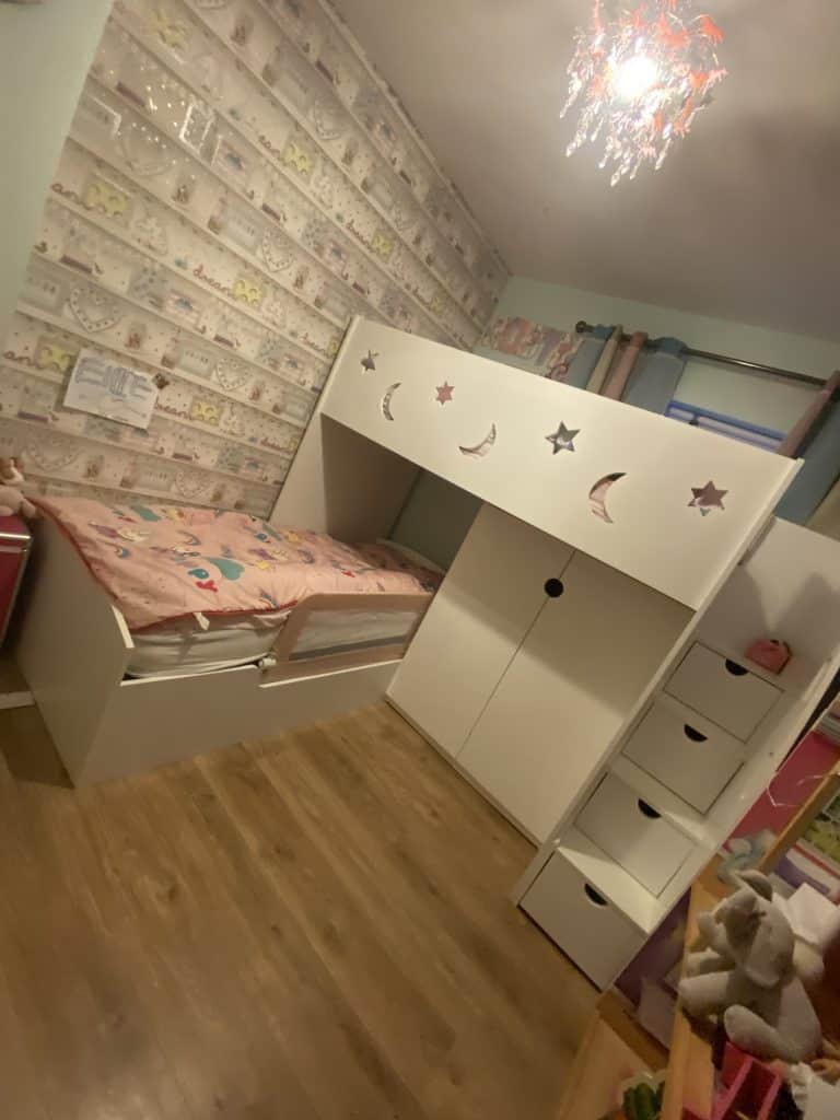 Single bed for boys with stairs for small spaces