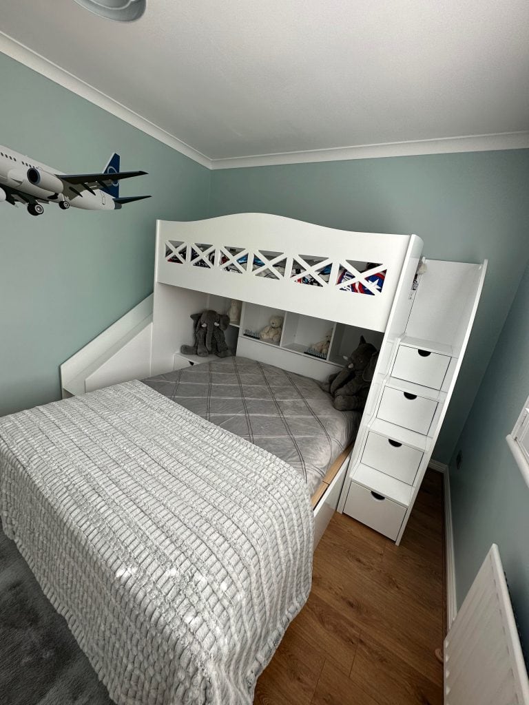 L shape triple bunk